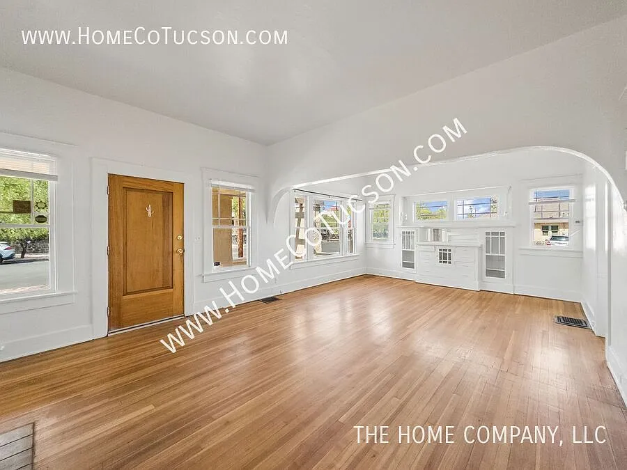 222 E 4th Street Main House- Three Bedroom, Two Bath Home Near UA & Downtown Tucson Available Mid... — Photo 3