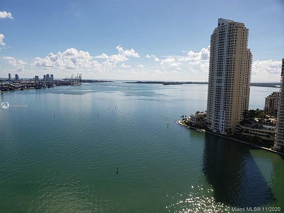 2nd image of 325 Biscayne Blvd #2523
