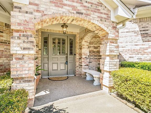 3rd image of 2529 Norwood Dr