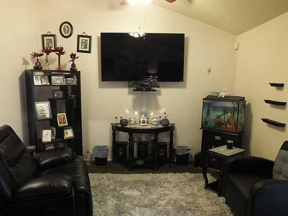 4th image of 44812 Denmore Ave