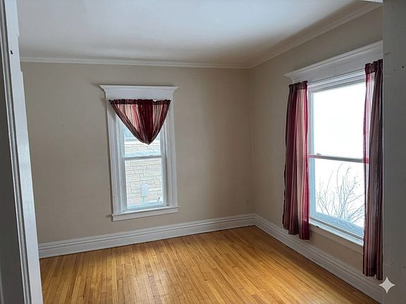 5th image of 903 W Main St #903