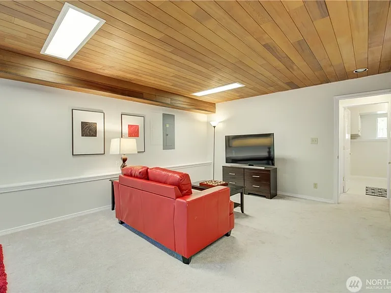 21930 3rd Pl W — Photo 22