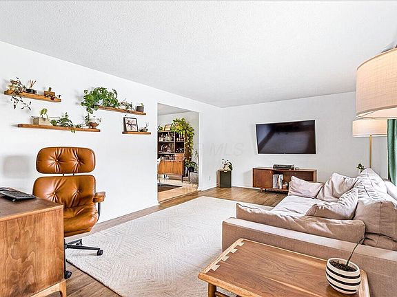 5th image of 541 Landover Pl