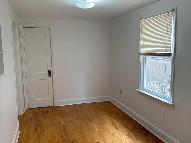506 N Loudoun St — Photo 5