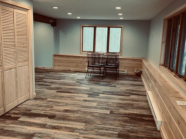 65 Country Club Rd, Wilmington, VT 05363