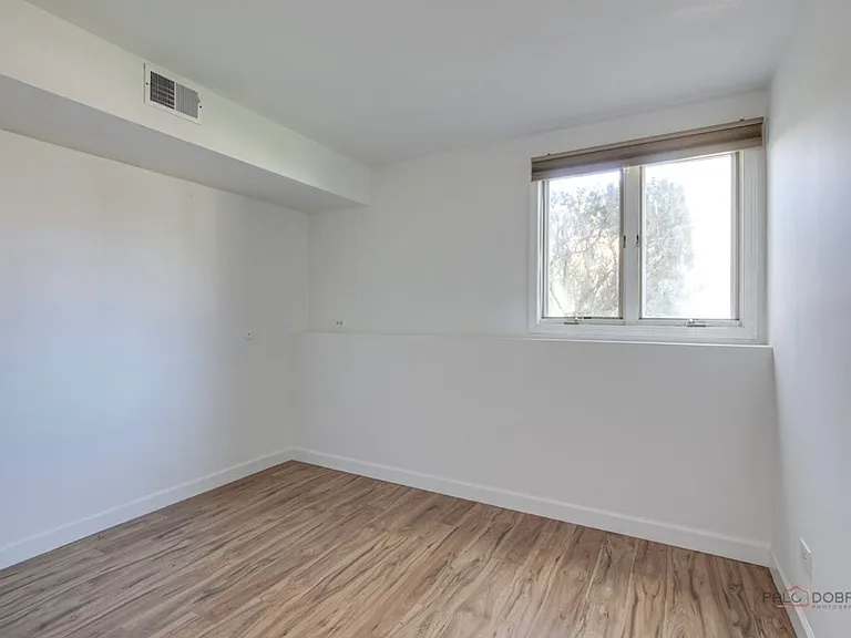 808 Inverrary Ln — Photo 9