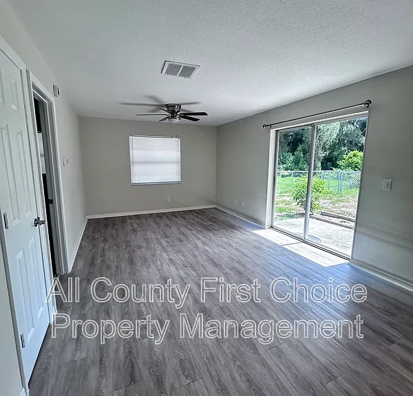 3071 Park Ln #B — Photo 4