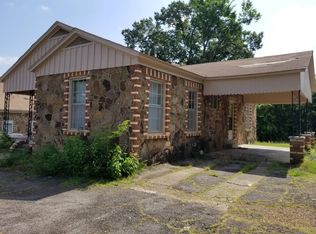 109 S Montgomery St, Clarksville, AR 72830