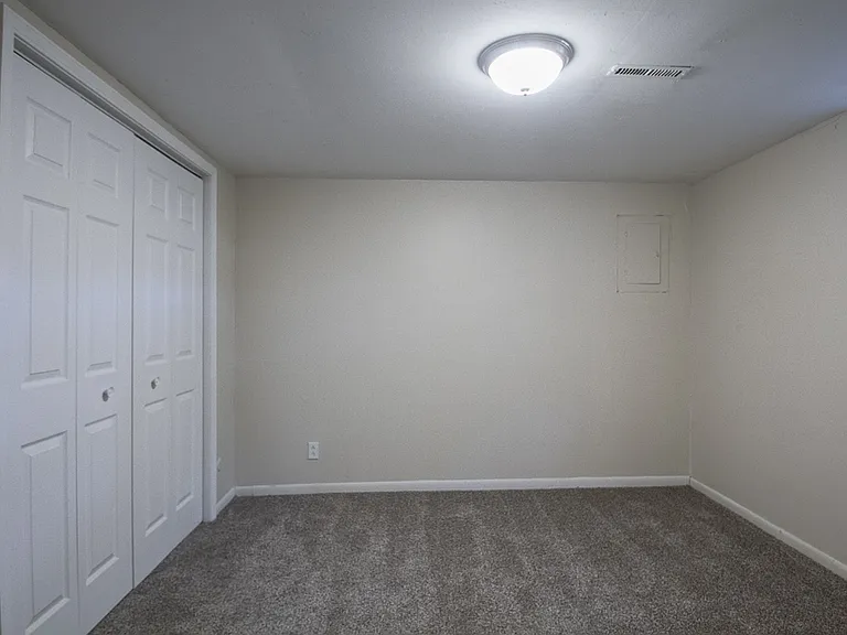 10724 W 88th Ter — Photo 17