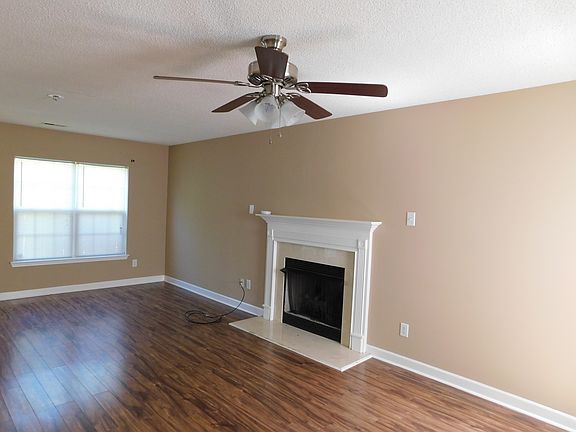 3rd image of 7905 Shiny Meadow Ln