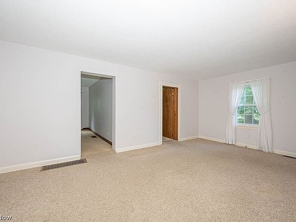 4th image of 11406 W Pine Lake Rd