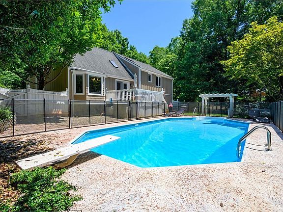 5th image of 103 Yukon Dr