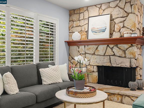 5th image of 2135 Ascot Dr APT 13