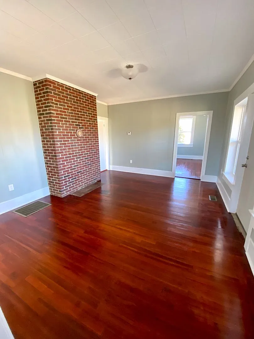 3 bed/ 2 bath house in Seneca — Photo 4