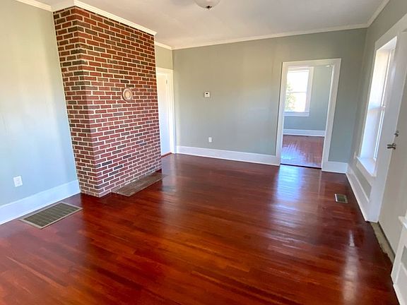 4th image of 18 Sirrine St