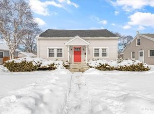 931 Spruce St, Aurora, IL 60506