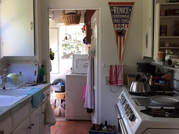 5th image of 940 1/2 Milwood Ave