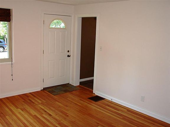 4th image of 2626 Wayland Ave