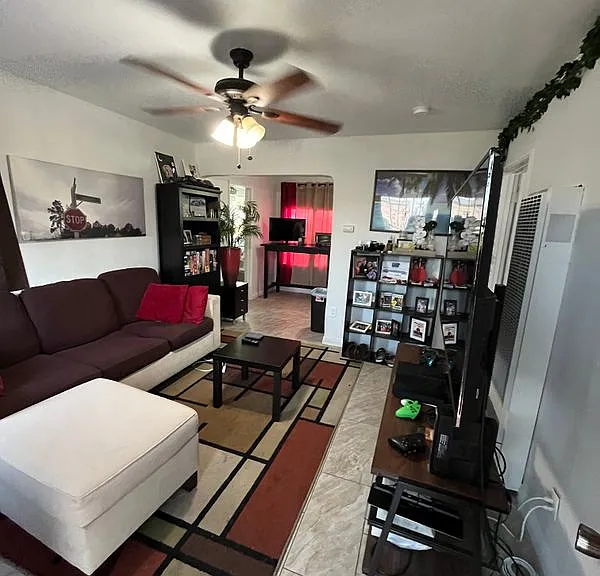 3811 Birch St — Photo 4