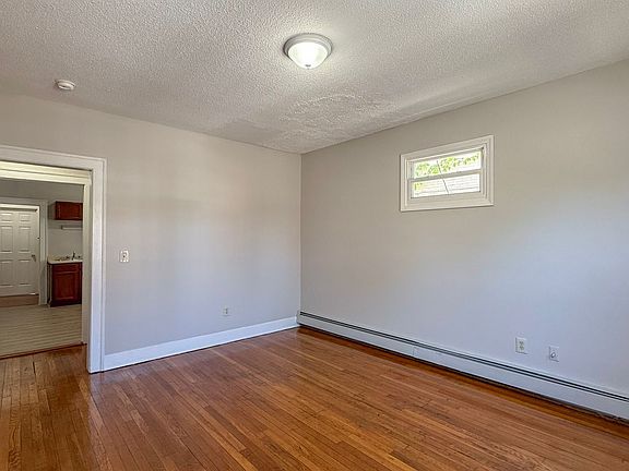 3rd image of 450 Barbour St #3