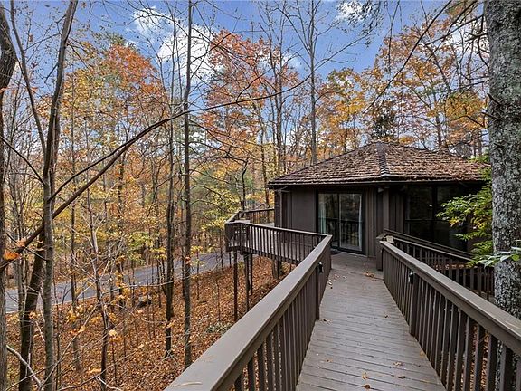4th image of 35 Treetop Knoll Dr