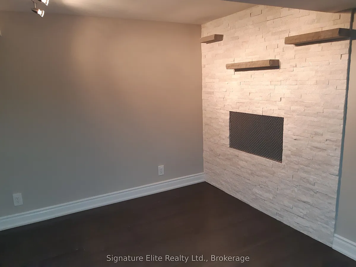 Building Photo - 239 Lambton Ave #BASEMENT