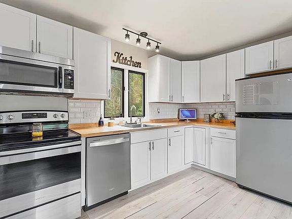 2nd image of 221 Longfellow St #4