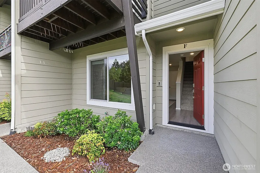 2 bed, 2.5 bath, 1537 sqft, $2,700 — Photo 2