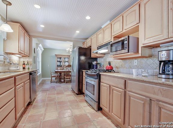 5th image of 1510 Deer Run St