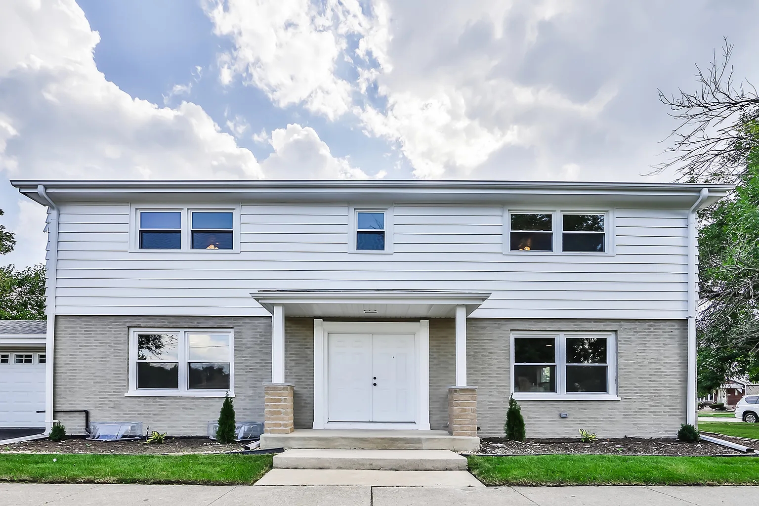 15401 Drexel Ave photo 1