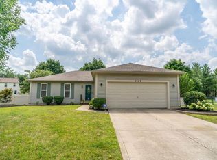 5529 Meadow Grove Dr, Grove City, OH 43123