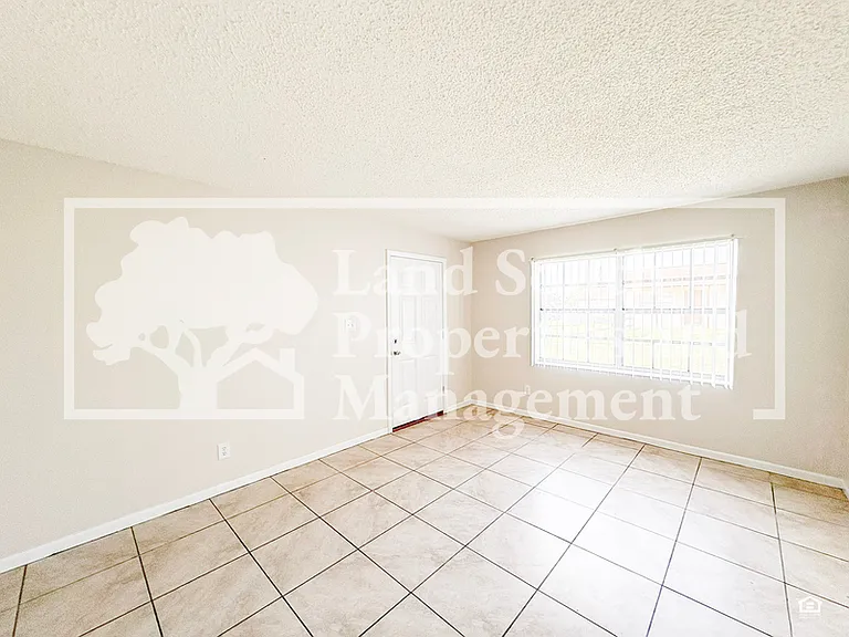 5866 Charlton Dr #5864 — Photo 3