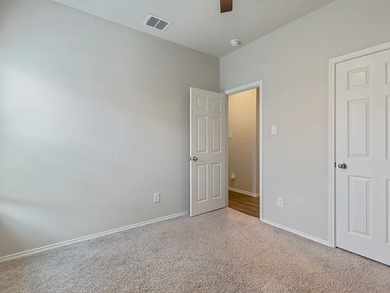 7627 Apex Lndg — Photo 18