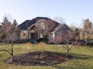 12111 Sunningdale Ct, Fort Wayne, IN