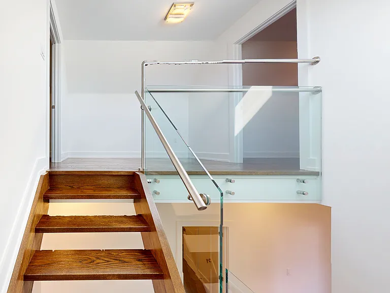 24 Kennedy Ave #UPPER — Photo 16