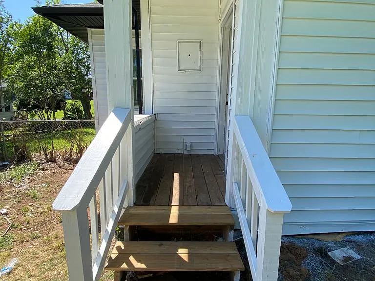 607 Glasgow Rd — Photo 16