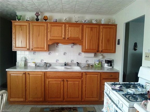4th image of 2203 Capital Dr