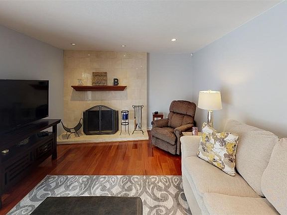 5th image of 3213 W Oaklawn Dr