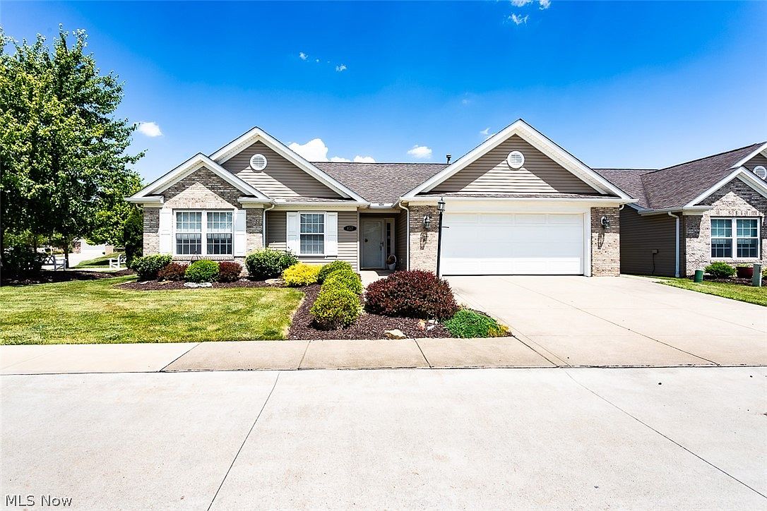 457 Harvest Ln, Seven Hills, OH 44131 | Zillow