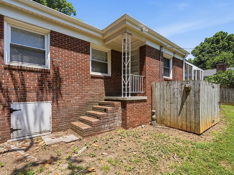 1230 Roanoke Ave — Photo 49