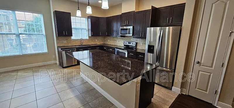 4 bed, 3.5 bath, 2014 sqft, $2,795 — Photo 1