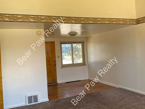 4th image of 185X Crook Ave #1852
