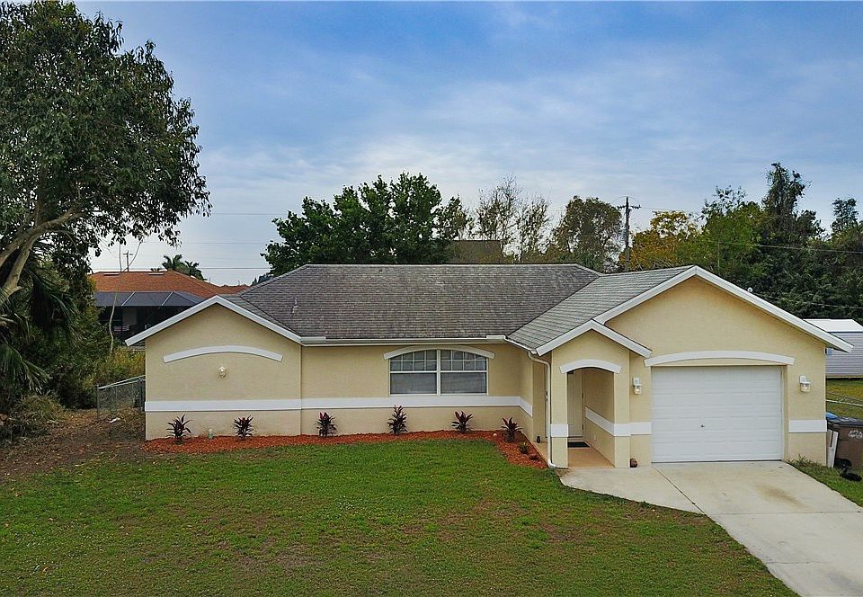1st image of 822 NW 2nd St