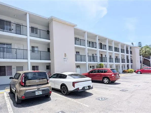 5857 Palm Ln #B22, Bradenton, FL 34207