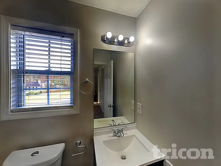 404 Remington Ct — Photo 14