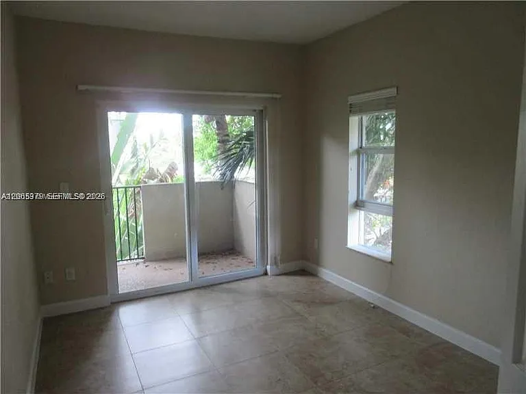 11 Antilla Ave #B — Photo 4