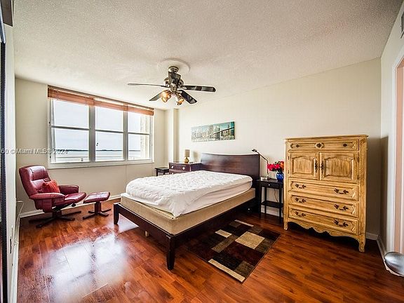 4th image of 800 Claughton Island Dr APT 402