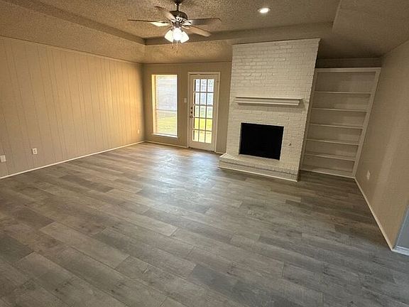 3rd image of 1616 Saint James Dr
