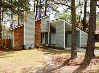 207 Brookford Ct, Fayetteville, NC 28314