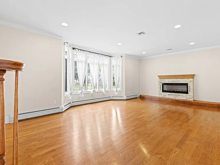 40 E Oakdene Ave #B — Photo 3